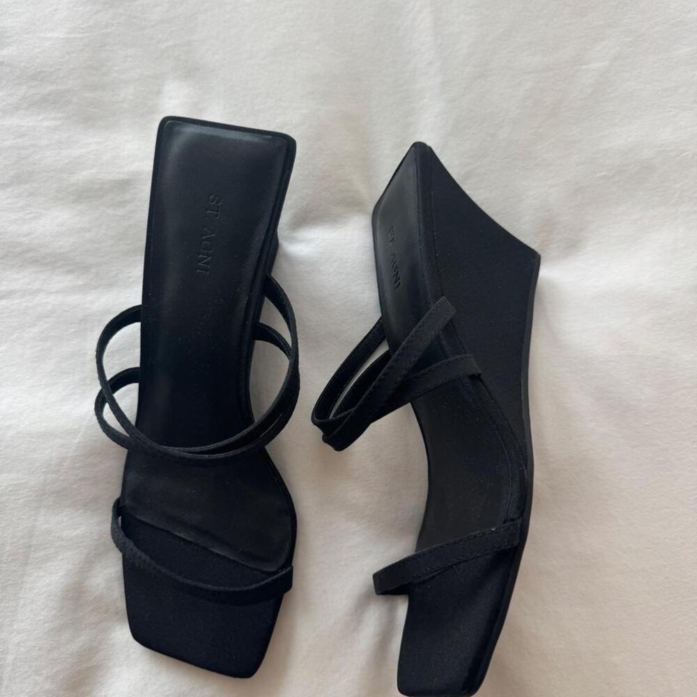 St agni black strappy square toe heels